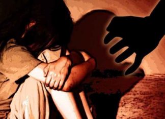 ਹਥਿਆਰ ਦੀ ਨੋਕ ‘ਤੇ ਆਸ਼ਕੀ : ਨਾਬਾਲਿਗ ਕੁੜੀ ਨੂੰ ਪ੍ਰੇਮਿਕਾ ਦੱਸ ਕੇ ਸਿਰਫਿਰੇ ਆਸ਼ਿਕ ਨੇ ਪਰਿਵਾਰ ਨੂੰ ਪੂਰੀ ਰਾਤ ਕੀਤਾ ਪ੍ਰੇਸ਼ਾਨ