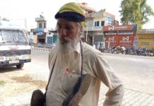ਛਿੱਤਰਾਂ ਦਾ ਹਾਰ ਪਾ ਕੇ ਮਨਾਇਆ ਅਜ਼ਾਦੀ ਦਿਹਾੜਾ, ਕਿਹਾ- ਕਿਸੇ ਨੇ ਮੈਨੂੰ ਵਾਤਾਵਰਨ ਬਚਾਉਣ ਲਈ ਪੌਦੇ ਨਹੀਂ ਦਿੱਤੇ, MLA ਦੇ ਗਲ਼ ਵਿੱਚ ਵੀ ਪਾਵਾਂਗਾ ਇਹੀ ਹਾਰ