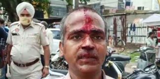 ਜਲੰਧਰ ‘ਚ ਪੁਲਿਸ ਮੁਲਾਜ਼ਮ ਦੀ ਗੁੰਡਾਗਰਦੀ, ਜਬਰਨ ਕੋਰੋਨਾ ਟੀਕਾ ਲਗਾਉਣ ਲਈ ਮਜ਼ਦੂਰ ਨੂੰ ਸੜਕ ‘ਤੇ ਘਸੀਟਿਆ