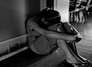 ਫਿਲੌਰ ‘ਚ 2 ਬੱਚਿਆਂ ਦੇ ਪਿਓ ਨੇ ਨਾਬਾਲਿਗਾ ਨੂੰ ਬਣਾਇਆ ਹਵਸ਼ ਦਾ ਸ਼ਿਕਾਰ, ਫੜੇ ਜਾਣ ‘ਤੇ ਛੱਤ ਤੋਂ ਮਾਰੀ ਛਾਲ, ਟੁੱਟੀ ਲੱਤ