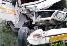 ਅੰਮ੍ਰਿਤਸਰ : ਸਕੂਲ ਵੈਨ ਤੇ ਕਾਰ ਦੀ ਭਿਆਨਕ ਟੱਕਰ ‘ਚ ਲੜਕੇ-ਲੜਕੀ ਦੀ ਮੌਤ