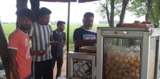 ਸਰਪੰਚਣੀ ਦਾ ਪਤੀ ਲਗਾ ਰਿਹਾ ਗੋਲ-ਗੱਪਿਆਂ ਦੀ ਰੇਹੜੀ, ਕਿਹਾ- ਆਦਮੀ ਕੁਰਸੀ ਨਾਲ ਨਹੀਂ, ਆਪਣੇ ਕੰਮ ਨਾਲ ਵੱਡਾ ਬਣਦਾ