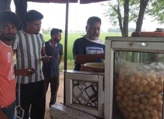 ਸਰਪੰਚਣੀ ਦਾ ਪਤੀ ਲਗਾ ਰਿਹਾ ਗੋਲ-ਗੱਪਿਆਂ ਦੀ ਰੇਹੜੀ, ਕਿਹਾ- ਆਦਮੀ ਕੁਰਸੀ ਨਾਲ ਨਹੀਂ, ਆਪਣੇ ਕੰਮ ਨਾਲ ਵੱਡਾ ਬਣਦਾ