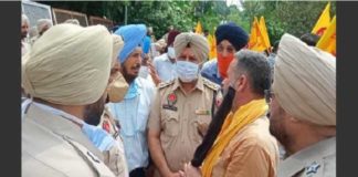 ਜਲੰਧਰ ‘ਚ ਸਥਿਤੀ ਤਨਾਅਪੂਰਨ, BJP ਨੇਤਾਵਾਂ ਦੀ ਮੀਟਿੰਗ ਦਾ ਵਿਰੋਧ ਕਰਨ ਪਹੁੰਚੇ ਕਿਸਾਨ