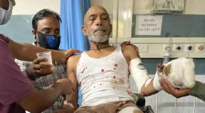 ਔਰਤ ਨੇ ਇਸ਼ਾਰਾ ਕਰਕੇ ਮੋਟਰਸਾਈਕਲ ਰੁਕਵਾਇਆ, ਬਦਮਾਸ਼ਾਂ ਨੇ ਪੇਂਟਰ ‘ਤੇ ਕੀਤਾ ਤਲਵਾਰਾਂ ਨਾਲ ਕਾਤਲਾਨਾ ਹਮਲਾ