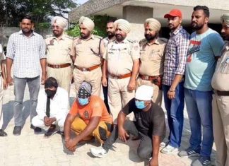 ਨੌਜਵਾਨ ਨੂੰ ਕੁੱਟਣ ਤੇ ਬੰਬੀਹਾ ਗਰੁੱਪ ਦਾ ਮੈਂਬਰ ਦੱਸਣ ਦੇ ਮਾਮਲੇ ‘ਚ ਨਸ਼ੀਲੇ ਪਦਾਰਥਾਂ ਸਣੇ 4 ਗ੍ਰਿਫ਼ਤਾਰ