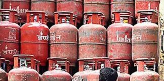 ਮਹਿੰਗਾਈ ਤੋਂ ਪ੍ਰੇਸ਼ਾਨ ਲੋਕਾਂ ਨੂੰ ਇੱਕ ਹੋਰ ਝਟਕਾ ਘਰੇਲੂ ਐਲਪੀਜੀ ਗੈਸ ਦੇ ਵਧੇ ਰੇਟ, ਪੜ੍ਹੋ ਹੁਣ ਕਿੰਨੇ ਰੁਪਏ ‘ਚ ਮਿਲੇਗਾ ਗੈਸ ਸਿਲੰਡਰ
