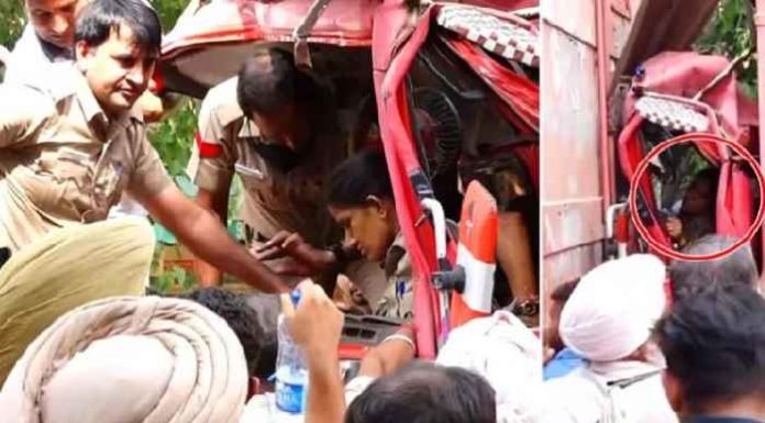 ਚੰਡੀਗੜ੍ਹ : 2 ਟਰੱਕਾਂ ਦੀ ਭਿਆਨਕ ਟੱਕਰ ‘ਚ ਫਸੀ ਮਹਿਲਾ ਕਾਂਸਟੇਬਲ ਨੂੰ ਕ੍ਰੇਨ ਦੀ ਮਦਦ ਨਾਲ ਕੱਢਿਆ ਬਾਹਰ