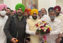 ਮੁੱਖ ਮੰਤਰੀ ਵਜੋਂ ਪਹਿਲੀ ਵਾਰ ਪੱਤਰਕਾਰਾਂ ਦੇ ਰੂਬਰੂ ਹੋਏ ਚੰਨੀ, ਭਾਵੁਕ ਹੁੰਦਿਆਂ ਕਿਹਾ- ਜਿਥੇ ਮੈਂ ਪੈਦਾ ਹੋਇਆ, ਉਥੇ ਛੱਤ ਵੀ ਨਹੀਂ ਸੀ