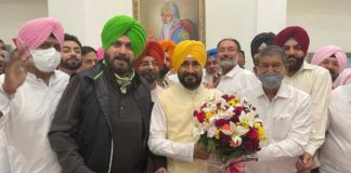 ਮੁੱਖ ਮੰਤਰੀ ਵਜੋਂ ਪਹਿਲੀ ਵਾਰ ਪੱਤਰਕਾਰਾਂ ਦੇ ਰੂਬਰੂ ਹੋਏ ਚੰਨੀ, ਭਾਵੁਕ ਹੁੰਦਿਆਂ ਕਿਹਾ- ਜਿਥੇ ਮੈਂ ਪੈਦਾ ਹੋਇਆ, ਉਥੇ ਛੱਤ ਵੀ ਨਹੀਂ ਸੀ