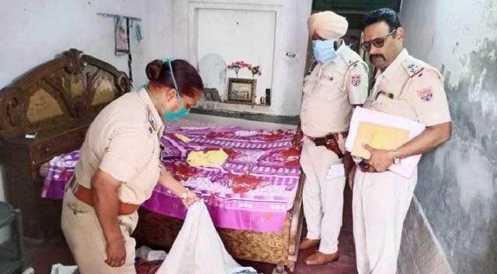 ਹੱਥ ਬੰਨ੍ਹ ਕੇ ਬਜ਼ੁਰਗ ਔਰਤ ਦੀ ਗਲ਼ਾ ਘੁੱਟ ਕੇ ਹੱਤਿਆ, ਘਰ ‘ਚ ਇਕੱਲੀ ਰਹਿੰਦੀ ਸੀ 60 ਸਾਲਾ ਬਲਬੀਰ ਕੌਰ