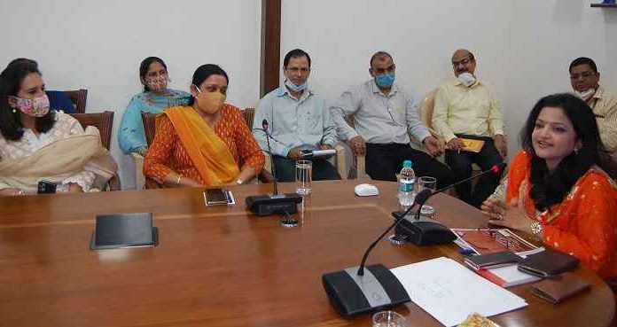 ਸਥਾਨਕ ਕਮਿਸ਼ਨਰ ਵੱਲੋਂ ਪੰਜਾਬ ਸਰਕਾਰ ਦੇ ਦਿੱਲੀ ਵਿਖੇ ਕਾਰਜਸ਼ੀਲ ਵੱਖ-ਵੱਖ ਵਿਭਾਗਾਂ ਦੇ ਮੁਖੀਆਂ ਨਾਲ ਮੀਟਿੰਗ
