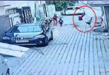 ਛੱਤ ‘ਤੇ ਖੇਡ ਰਹੀ 8 ਸਾਲ ਦੀ ਬੱਚੀ ਗਲੀ ‘ਚ ਡਿੱਗੀ, ਘਟਨਾ CCTV ‘ਚ ਕੈਦ, ਗੰਭੀਰ ਜ਼ਖਮੀ