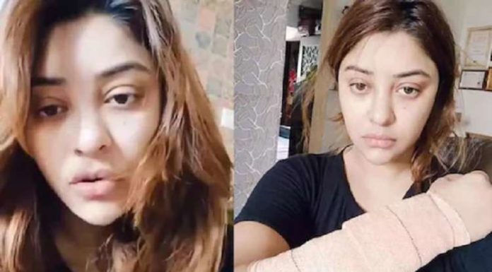 ਐਕਟ੍ਰੈੱਸ ਪਾਇਲ ਘੋਸ਼ ‘ਤੇ ਨਕਾਬਪੋਸ਼ਾਂ ਨੇ ਕੀਤਾ Acid attack, ਸੱਟਾਂ ਦਿਖਾ ਕੇ ਸੋਸ਼ਲ ਮੀਡੀਆ ‘ਤੇ ਦੱਸੀ Story