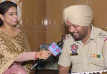 ਗਾਣਿਆਂ ‘ਚ ਪੂਰੀ ਅੱਤ ਕਰਾਉਂਦਾ ਪੰਜਾਬ ਪੁਲਿਸ ਦਾ ਇਹ ਮੁਲਾਜ਼ਮ, ਵੇਖੋ ਵੀਡੀਓ