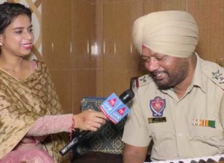 ਗਾਣਿਆਂ ‘ਚ ਪੂਰੀ ਅੱਤ ਕਰਾਉਂਦਾ ਪੰਜਾਬ ਪੁਲਿਸ ਦਾ ਇਹ ਮੁਲਾਜ਼ਮ, ਵੇਖੋ ਵੀਡੀਓ