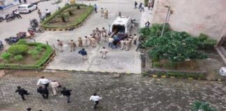 Big Breaking : ਪੰਜਾਬ ਦੇ ਗੈਂਗਸਟਰਾਂ ਨੇ ਦਿੱਲੀ ਅਦਾਲਤ ‘ਚ ਪਾਇਆ ਭੜਥੂ, ਚਲਾਈਆਂ ਗੋਲੀਆਂ, ਜਤਿੰਦਰ ਗੋਗੀ ਸਣੇ 4 ਦੀ ਮੌਤ