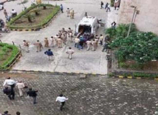 Big Breaking : ਪੰਜਾਬ ਦੇ ਗੈਂਗਸਟਰਾਂ ਨੇ ਦਿੱਲੀ ਅਦਾਲਤ ‘ਚ ਪਾਇਆ ਭੜਥੂ, ਚਲਾਈਆਂ ਗੋਲੀਆਂ, ਜਤਿੰਦਰ ਗੋਗੀ ਸਣੇ 4 ਦੀ ਮੌਤ