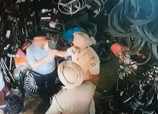 ਮੋਗਾ : ਚੋਰੀ ਦੇ ਮਾਮਲੇ ਦੀ ਜਾਂਚ ਕਰਨ ਪਹੁੰਚੇ ਲੁਧਿਆਣਾ ਦੇ SHO ਨੇ ਜੜਿਆ ਡਿਪਟੀ ਮੇਅਰ ਦੇ ਥੱਪੜ