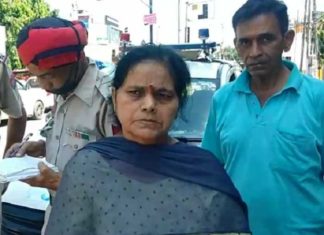 ਜਲੰਧਰ ਵਾਸੀਓ ਸਾਵਧਾਨ! ਲੁੱਟ-ਖੋਹ ਕਰਨ ਵਾਲੇ ਗੈਂਗ ਘੁੰਮ ਰਹੇ ਸ਼ਹਿਰ ‘ਚ, ਅੰਮ੍ਰਿਤਸਰ ਤੋਂ ਆਈ ਔਰਤ ਨੂੰ ਦਿਨ-ਦਿਹਾੜੇ ਲੁੱਟਿਆ