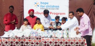 BELIEVERS EASTERN CHURCH ਤੇ Hope for Children Society ਨੇ ਬੱਚਿਆਂ ਨੂੰ ਵੰਡੀਆਂ ਹਾਈਜੀਨ ਤੇ ਸੈਨੇਟਾਈਜ਼ਰ ਕਿੱਟਾਂ