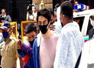 ਡਰੱਗਜ਼ ਮਾਮਲੇ ‘ਚ ਫਸੇ ਸ਼ਾਹਰੁਖ ਦੇ ਬੇਟੇ ਆਰੀਅਨ ਨੂੰ ਕੱਲ ਤੱਕ ਜ਼ਮਾਨਤ ਨਾ ਮਿਲੀ ਤਾਂ ਜੇਲ੍ਹ ‘ਚ ਹੀ ਮਨਾਏਗਾ ਦੀਵਾਲੀ