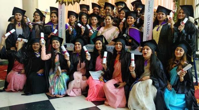 PIMS ‘ਚ ਹੋਈ ਕਨਵੋਕੇਸ਼ਨ, MBBS ਦੇ ਸਟੂਡੈਂਟਸ ਨੂੰ ਮਿਲੀਆਂ ਡਿਗਰੀਆਂ