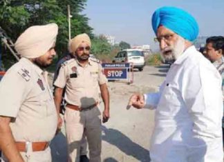 ਡਿਪਟੀ CM ਰੰਧਾਵਾ ਦਾ ਫਿਲੌਰ ‘ਚ ਨਾਕੇ ‘ਤੇ ਛਾਪਾ, ਪੁਲਿਸ ਮੁਲਾਜ਼ਮ ਕਮਰੇ ‘ਚ ਫਰਮਾ ਰਹੇ ਸਨ ਆਰਾਮ, 3 ਸਸਪੈਂਡ