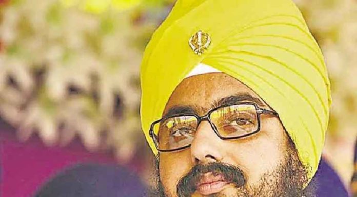 Video : ਰੁਮਾਲਿਆਂ ਵਾਲੇ ਸੋਚ-ਸਮਝ ਕੇ ਗੁਰਦੁਆਰੇ ਜਾਣ, ਕਿਤੇ ਬੇਅਦਬੀ ਦੇ ਨਾਂ ‘ਤੇ ਲੋਕ ਦੁਸ਼ਮਣੀ ਨਾ ਕੱਢ ਲੈਣ : ਢੱਡਰੀਆਂਵਾਲੇ