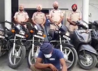 ਗੁਰਦਾਸਪੁਰ ਪੁਲਿਸ ਲਾਈਨ ਦਾ ਸਫਾਈ ਕਰਮਚਾਰੀ ਨਿਕਲਿਆ ਚੋਰ, 8 ਮੋਟਰਸਾਈਕਲ ਕੀਤੇ ਚੋਰੀ, ਚੜ੍ਹਿਆ ਪੁਲਿਸ ਹੱਥੇ