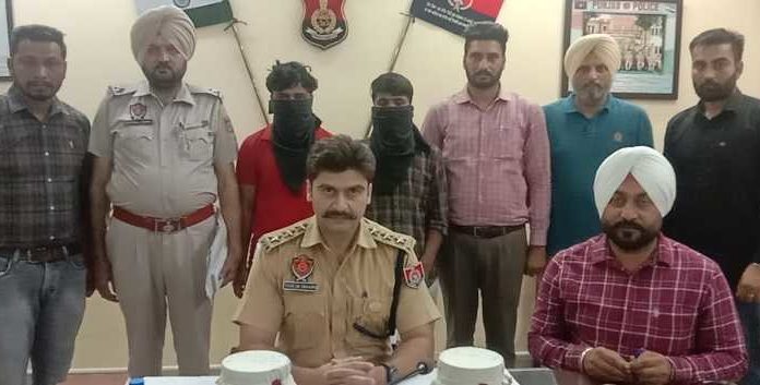 ਯੂਪੀ ਦਾ ਰਹਿਣ ਵਾਲਾ ਫੌਜੀ ਆਪਣੇ ਗੁੰਡਿਆਂ ਜ਼ਰੀਏ ਪੰਜਾਬ ‘ਚ ਭੇਜਦਾ ਹੈ ਹਥਿਆਰ, 2 ਅਰੋਪੀ ਗ੍ਰਿਫਤਾਰ; ਪੜ੍ਹੋ ਕਿਵੇਂ ਆਉਂਦਾ ਸੀ ਅਸਲਾ