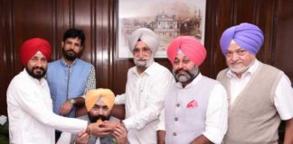 ਕੁਸ਼ਲਦੀਪ ਸਿੰਘ ਢਿੱਲੋਂ ਨੇ ਮੁੱਖ ਮੰਤਰੀ ਤੇ ਉਪ ਮੁੱਖ ਮੰਤਰੀ ਦੀ ਹਾਜ਼ਰੀ ਵਿੱਚ ਮਾਰਕਫੈਡ ਦੇ ਚੇਅਰਮੈਨ ਦਾ ਅਹੁਦਾ ਸੰਭਾਲਿਆ