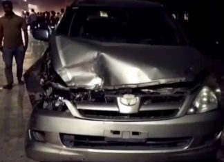 ਜਲੰਧਰ : DAV ਕਾਲਜ ਨੇੜੇ ਹੋਇਆ ਹਾਦਸਾ, ਕਾਰ ਚਾਲਕ ਨੇ 2 ਰੇਹੜੀ ਵਾਲਿਆਂ ਨੂੰ ਟੱਕਰ ਮਾਰ ਕੀਤਾ ਗੰਭੀਰ ਜ਼ਖਮੀ