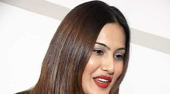 ਛੋਟੇ ਪਰਦੇ ਦੀ ਮਸ਼ਹੂਰ ਅਦਾਕਾਰਾ ਕਾਮਿਆ ਪੰਜਾਬੀ ਨੇ ਵੀ ਕੀਤੀ ਸਿਆਸਤ ‘ਚ ਐਂਟਰੀ, ਪੜ੍ਹੋ ਕਿਸ ਪਾਰਟੀ ‘ਚ ਹੋਈ ਸ਼ਾਮਿਲ