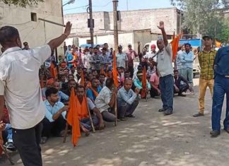 ਲੁਧਿਆਣਾ : ਫੈਕਟਰੀ ਮਾਲਕ ਨੇ ਬਾਊਂਸਰ ਬੁਲਾ ਕੇ ਵਰਕਰਾਂ ਨੂੰ ਕੁਟਵਾਇਆ, ਕਈ ਜ਼ਖਮੀ, ਵਰਕਰਾਂ ਨੇ ਫੈਕਟਰੀ ਦੇ ਬਾਹਰ ਲਾਇਆ ਧਰਨਾ