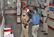 ਲੁਧਿਆਣਾ : ਮੁਥੂਟ ਫਾਈਨਾਂਸ ਦੇ ਦਫਤਰ ‘ਚ ਲੁੱਟ ਦੀ ਵਾਰਦਾਤ, ਮੈਨੇਜਰ ਨੂੰ ਮਾਰੀ ਗੋਲੀ, ਫੈਲੀ ਦਹਿਸ਼ਤ