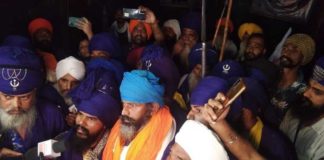 ਮਹਾਪੰਚਾਇਤ ‘ਚ ਹੋਵੇਗਾ ਫੈਸਲਾ- ਨਿਹੰਗ ਕਿਸਾਨ ਅੰਦੋਲਨ ‘ਚ ਰਹਿਣਗੇ ਜਾਂ ਨਹੀਂ, ਤੁਹਾਡੀ ਕੀ ਰਾਇ ਹੈ?