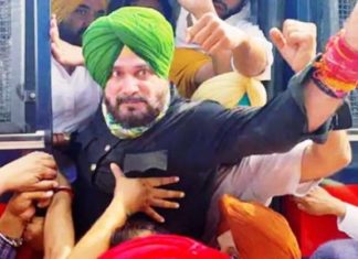 ਲਖੀਮਪੁਰ ‘ਚ ਵਾਪਰੀ ਘਟਨਾ ਦੇ ਵਿਰੋਧ ਵਿੱਚ ਪ੍ਰਦਰਸ਼ਨ ਕਰ ਰਹੇ ਨਵਜੋਤ ਸਿੱਧੂ ਨੂੰ ਪੁਲਿਸ ਨੇ ਲਿਆ ਹਿਰਾਸਤ ‘ਚ