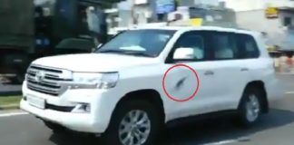 ਜਲੰਧਰ : ਰੈਲੀ ਕਰਨ ਆਏ ਸੁਖਬੀਰ ਬਾਦਲ ਦੀ ਗੱਡੀ ‘ਤੇ ਕਿਸਾਨਾਂ ਨੇ ਸੁੱਟੀ ਜੁੱਤੀ