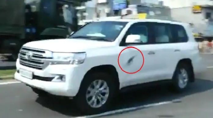 ਜਲੰਧਰ : ਰੈਲੀ ਕਰਨ ਆਏ ਸੁਖਬੀਰ ਬਾਦਲ ਦੀ ਗੱਡੀ ‘ਤੇ ਕਿਸਾਨਾਂ ਨੇ ਸੁੱਟੀ ਜੁੱਤੀ