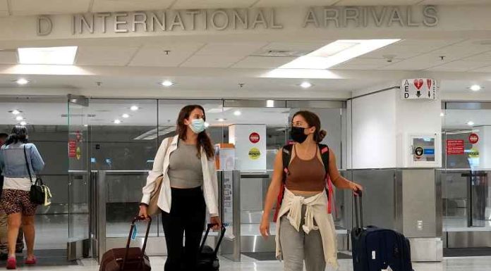 ਅਮਰੀਕਾ ਨੇ ਯਾਤਰਾ ਪਾਬੰਦੀਆਂ ਘਟਾਈਆਂ, ਪੜ੍ਹੋ ਕਿਨ੍ਹਾਂ ਲੋਕਾਂ ਨੂੰ ਕਦੋਂ ਮਿਲੇਗੀ ਐਂਟਰੀ