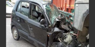 ਪਠਾਨਕੋਟ : ਕਾਰ-ਟਰੱਕ ਦੀ ਟੱਕਰ ‘ਚ ASI ਦੀ ਮੌਤ, ਪਤਨੀ ਸਣੇ 3 ਬੱਚੇ ਜ਼ਖਮੀ