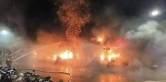 ਦੀਵਾਲੀ ਮੌਕੇ ਅੰਮ੍ਰਿਤਸਰ ‘ਚ 3 ਦੁਕਾਨਾਂ ਨੂੰ ਲੱਗੀ ਭਿਆਨਕ ਅੱਗ, ਲੱਖਾਂ ਦਾ ਸਾਮਾਨ ਸੜ ਕੇ ਸੁਆਹ