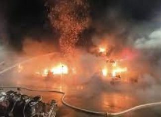 ਦੀਵਾਲੀ ਮੌਕੇ ਅੰਮ੍ਰਿਤਸਰ ‘ਚ 3 ਦੁਕਾਨਾਂ ਨੂੰ ਲੱਗੀ ਭਿਆਨਕ ਅੱਗ, ਲੱਖਾਂ ਦਾ ਸਾਮਾਨ ਸੜ ਕੇ ਸੁਆਹ