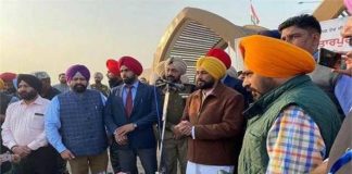 ਕਰਤਾਰਪੁਰ ਸਾਹਿਬ ਦੇ ਦਰਸ਼ਨ ਕਰਕੇ ਪਰਿਵਾਰ ਸਮੇਤ ਪਰਤੇ CM ਚੰਨੀ, ਸੰਗਤਾਂ ਲਈ ਕੀਤਾ ਇਹ ਵੱਡਾ ਐਲਾਨ