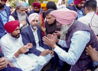 ਆਟੋ ਰਿਕਸ਼ਾ ਚਾਲਕਾਂ ਦੇ ਦਿਲ ਜਿੱਤ ਕੇ ਲੈ ਗਏ ਆਮ ਲੋਕਾਂ ਦੇ ਮੁੱਖ ਮੰਤਰੀ ਚੰਨੀ