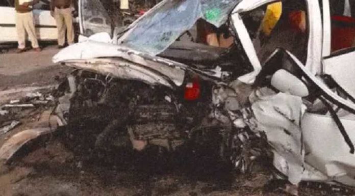 2 ਕਾਰਾਂ ਦੀ ਟੱਕਰ ‘ਚ ਵਿਆਹ ਤੋਂ ਪਰਤ ਰਹੇ 4 ਬਰਾਤੀਆਂ ਸਮੇਤ 6 ਲੋਕਾਂ ਦੀ ਮੌਤ