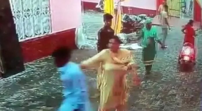 ਜਲੰਧਰ ਦੇ 4 ਬੱਚਿਆਂ ਦੇ ਪਿਓ ਨੇ ਕਪੂਰਥਲਾ ਦੀ ਕੁੜੀ ਨਾਲ ਧੋਖੇ ਨਾਲ ਕੀਤਾ ਵਿਆਹ, ਵਿਦਾਈ ਸਮੇਂ ਬੱਚਿਆਂ ਸਮੇਤ ਪਹੁੰਚੀ ਪਹਿਲੀ ਪਤਨੀ, ਹੋਇਆ ਹੰਗਾਮਾ