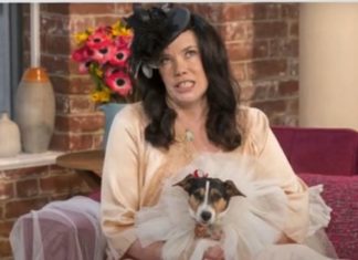 ਔਰਤ ਨੇ ਪਤੀ ਤੋਂ ਤਲਾਕ ਲੈ ਕੇ ਕੁੱਤੇ ਨਾਲ ਕਰਵਾਇਆ ਵਿਆਹ, ਕਿਹਾ- ਪਹਿਲਾਂ ਨਾਲੋਂ ਜ਼ਿਆਦਾ ਖੁਸ਼ ਹਾਂ, Video