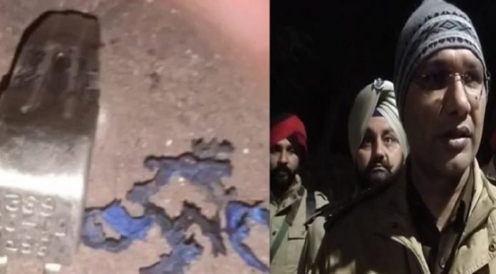 ਪਠਾਨਕੋਟ : ਮੋਟਰਸਾਈਕਲ ਸਵਾਰਾਂ ਵੱਲੋਂ ਆਰਮੀ ਕੈਂਪ ਦੇ ਗੇਟ ‘ਤੇ ਗ੍ਰਨੇਡ ਹਮਲਾ, ਅਲਰਟ ਜਾਰੀ